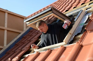 Pose de fenêtres de toit Velux à Coudures